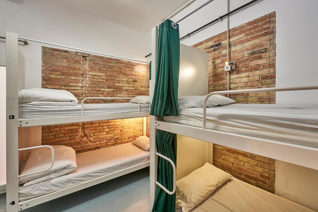 Hola Hostal Collblanc L'Hospitalet de Llobregat Bagian luar foto
