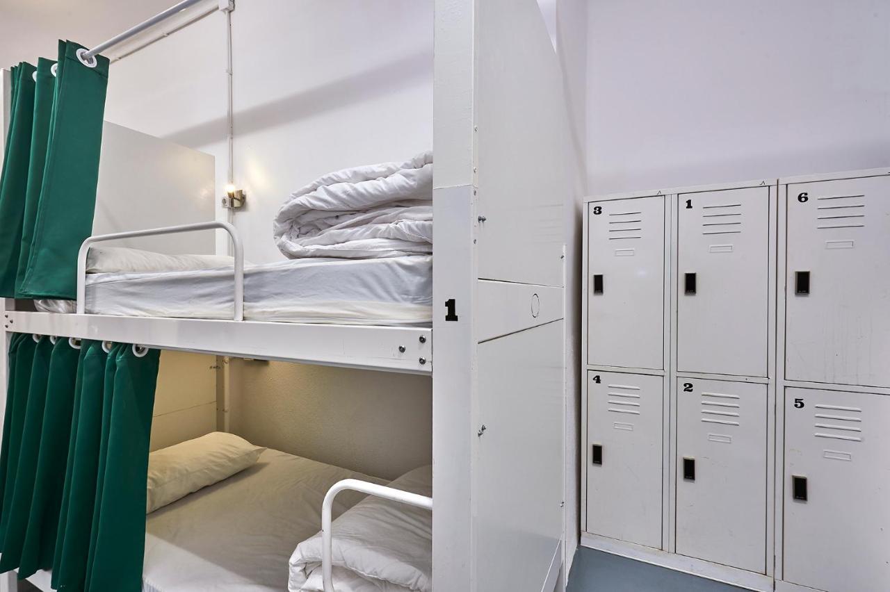 Hola Hostal Collblanc L'Hospitalet de Llobregat Bagian luar foto